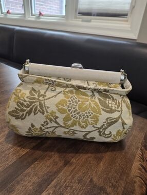 Vintage JR USA Floral Tapestry Jacquard Frame Clutch Handbag in Olive and Cream